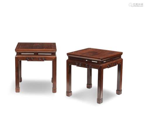 【TP】A PAIR OF HONGMU SQUARE STOOLS Early 20th century (2)