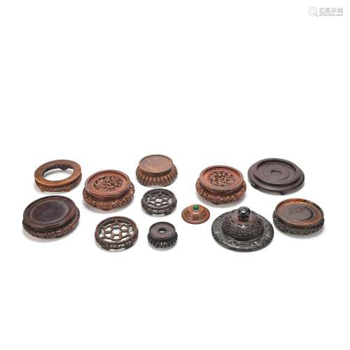 【Y】A COLLECTION OF CARVED WOOD STANDS AND COVERS 19th/20th c...