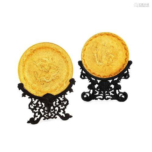 TWO GILT 'FOOCHOW' LACQUER DISHES Early 20th Century, Shen S...