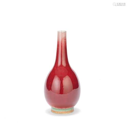 【*】A COPPER RED GLAZED BOTTLE VASE 18th/19th century