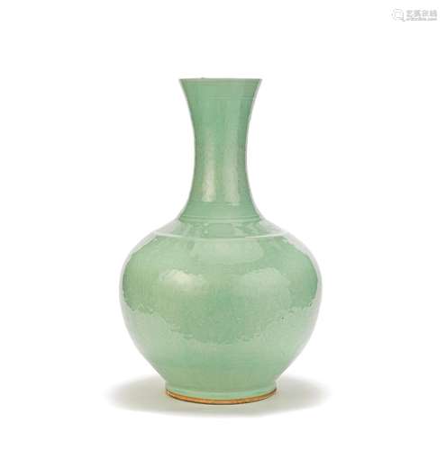 【Y】A LARGE CELADON GLAZED VASE 19th century (2)