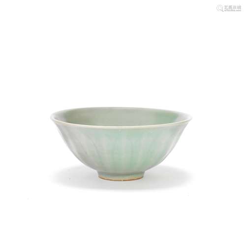 A LONGQUAN CELADON 'LOTUS' BOWL Song Dynasty (2)