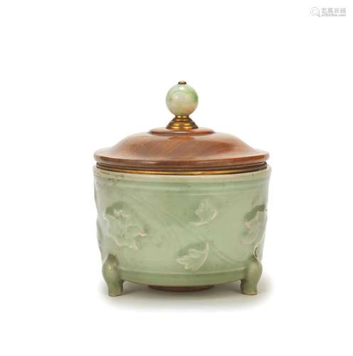 A CELADON-GLAZED TRIPOD INCENSE BURNER Yuan Dynasty (2)