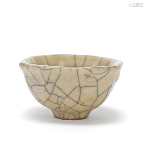 A GE-TYPE OCTAGONAL CUP Ming Dynasty or later