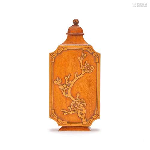 A BAMBOO VENEER 'PRUNUS' SNUFF BOTTLE Early 20th century (2)