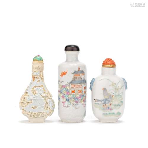 【Y】THREE PORCELAIN SNUFF BOTTLES 19th Century (6)