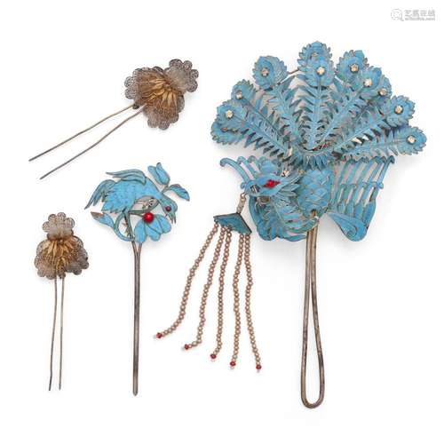 A group of four Chinese hair ornaments<br />
<br />
Late Qin...