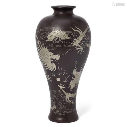 A large Chinese Fuzhou (Foochow) lacquer 'dragon' Meiping<br...