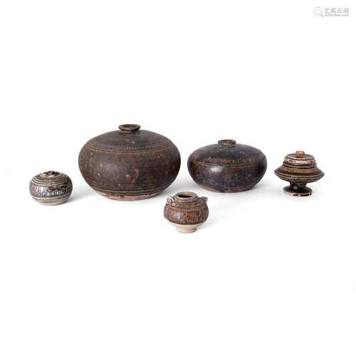 Four Cambodian Khmer vessels and a Thai Sawankhalok box and ...