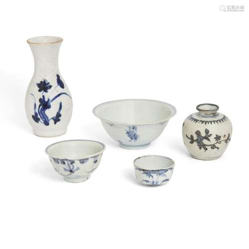 Five Chinese blue and white wares<br />
<br />
Ming - late Q...