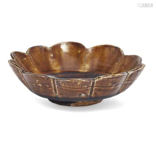 A Chinese Henan brown-glazed foliate dish<br />
<br />
Song-...