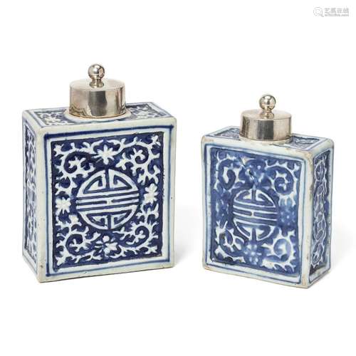 Two Chinese blue and white tea caddies<br />
<br />
Qing Dyn...