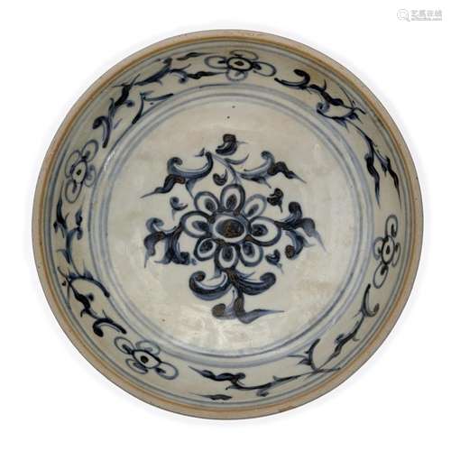 A blue and white Annamese dish<br />
<br />
15th/16th centur...