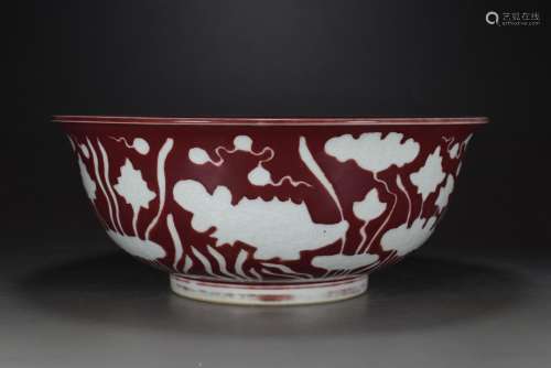 明宣德霁红釉蒲白雕刻鱼藻纹碗