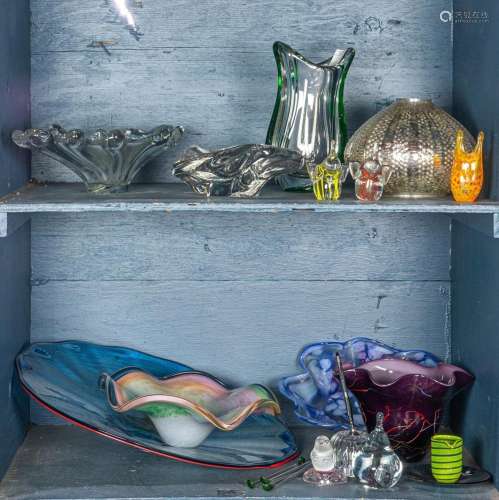 Two shelves of large contemporary free form and cased art gl...