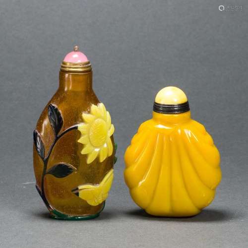 Two Chinese glass snuff bottles