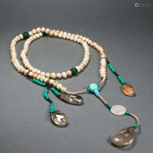 Chinese pearl and hardstone court style necklace