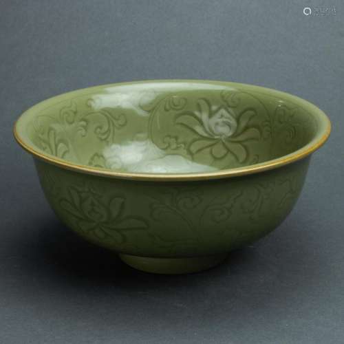 Longquan celadon glazed 'lotus' bowl