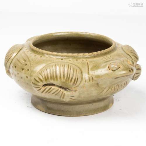 Chinese celadon glazed bowl