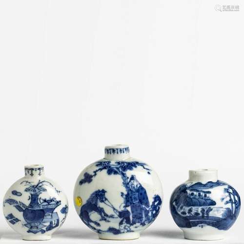 Three Chinese underglaze blue snuff bottles