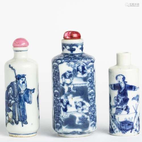 Three Chinese underglaze blue snuff bottles