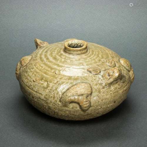 Chinese Yue type 'turtle' jar