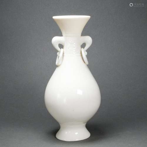 Chinese blanc de chine vase