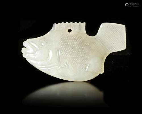 A CHINESE CARVED JADE FISH PENDANT, QING DYNASTY (1644–1911)