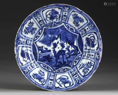 A CHINESE BLUE AND WHITE 'DEER' 'KRAAK PORCELAIN DISH, WANLI...