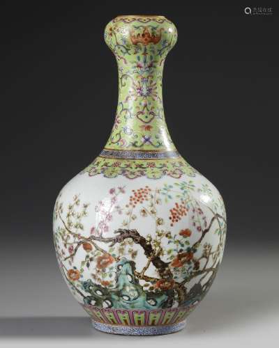 A CHINESE FAMILLE ROSE GARLIC HEAD VASE,  QING DYNASTY (1644...