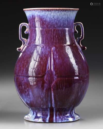 A CHINESE FLAMBÉ-GLAZED VASE, QING DYNASTY (1644-1912)