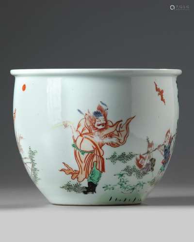 A  CHINESE FAMILLE VERTE JARDINIERE, 19TH CENTURY