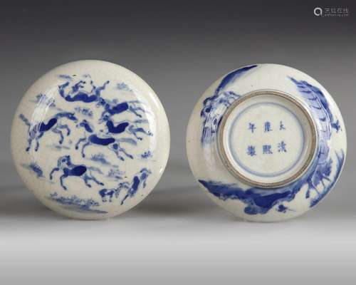 A CHINESE BLUE AND WHITE CRACKLE GLAZED 'HORSES' BOX, QING D...