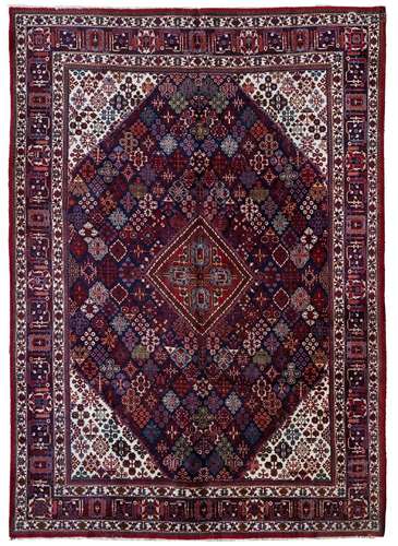 A YOESGHAN CARPET, PERSIA, 1920-1930