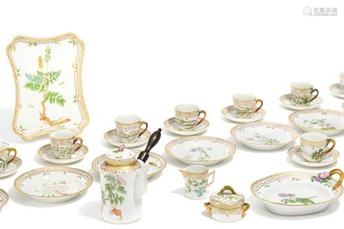 Magnificent "Flora Danica" coffee service for twel...