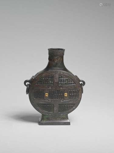 A RARE ARCHAISTIC GOLD AND SILVER-INLAID BRONZE MOONFLASK, B...