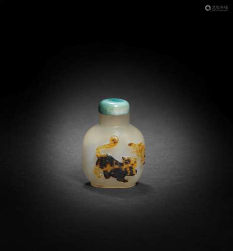 AN AGATE 'TIGER AND BAT' SNUFF BOTTLE  19th century  (2)