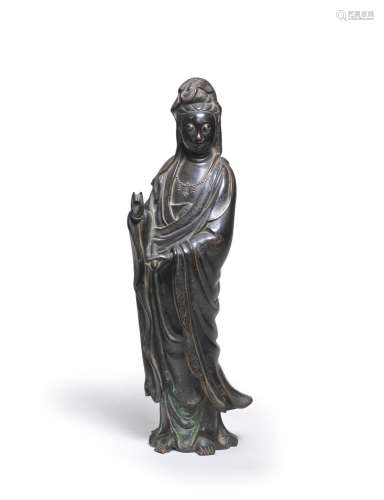【*】A LARGE SILVER-WIRE-INLAID BRONZE FIGURE OF GUANYIN Shiso...