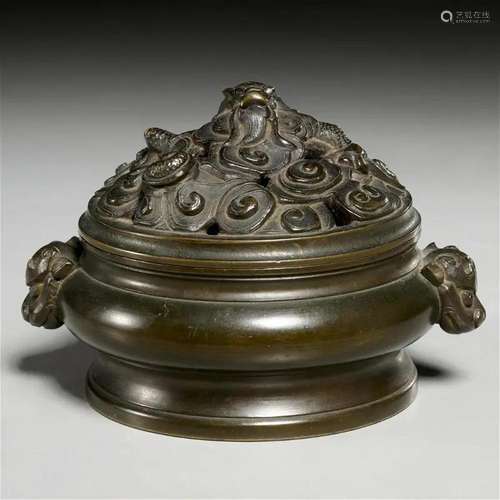 Antique Chinese Xuande style bronze censer