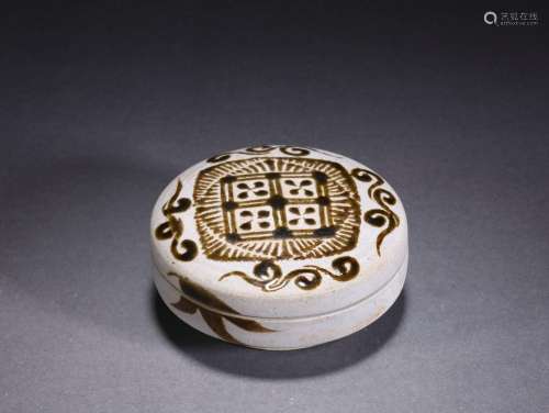 A yaozhou-type paste box with cover