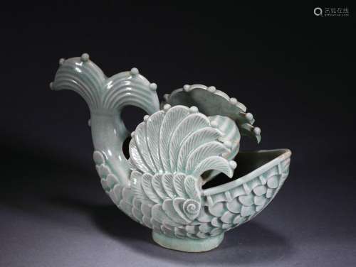 A Celadon Glaze Dragon fish Cup