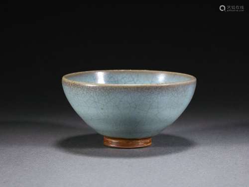 A jun-ware bowl