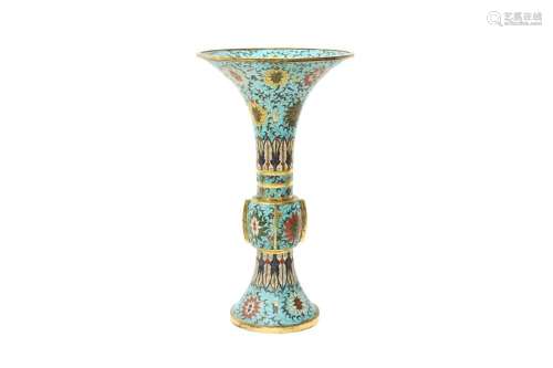 A CHINESE CLOISONNÉ ENAMEL VASE, GU 掐絲琺瑯纏枝蓮紋出戟花觚