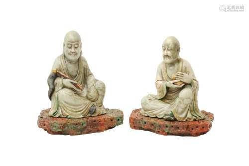 A PAIR OF FINE CHINESE SOAPSTONE 'LUOHAN' FIGURES 清...