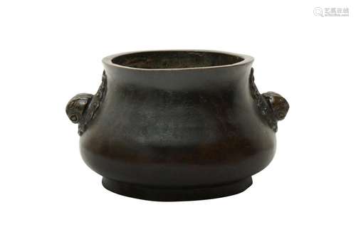 A CHINESE BRONZE INCENSE BURNER 十七世紀 銅香爐