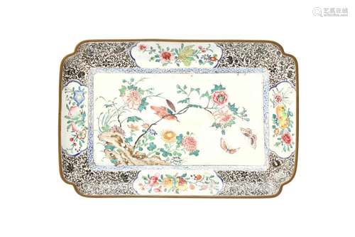 A CHINESE CANTON ENAMEL 'FLOWER AND BIRD' TRAY 清十八...