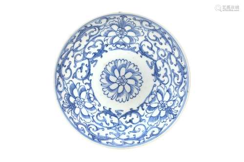 A CHINESE BLUE AND WHITE DISH 清十九世紀 青花蓮紋盤