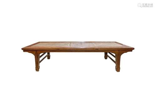 A LARGE CHINESE YUMU WOOD BENCH 十九或二十世紀 榆木長凳