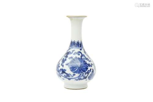 A CHINESE BLUE AND WHITE 'LOTUS' VASE, YUHUCHUNPING ...