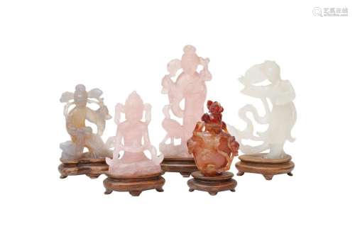 A GROUP OF CHINESE HARDSTONE CARVINGS 十九或二十世紀 硬石雕刻...